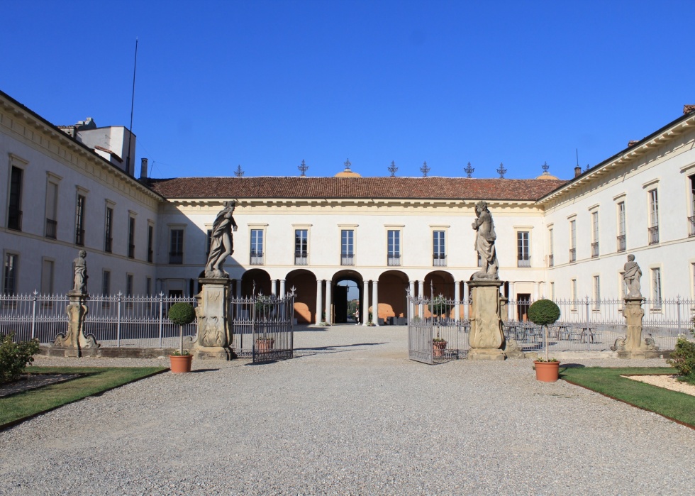 How to transform historic villas into dream offices for 48 hours